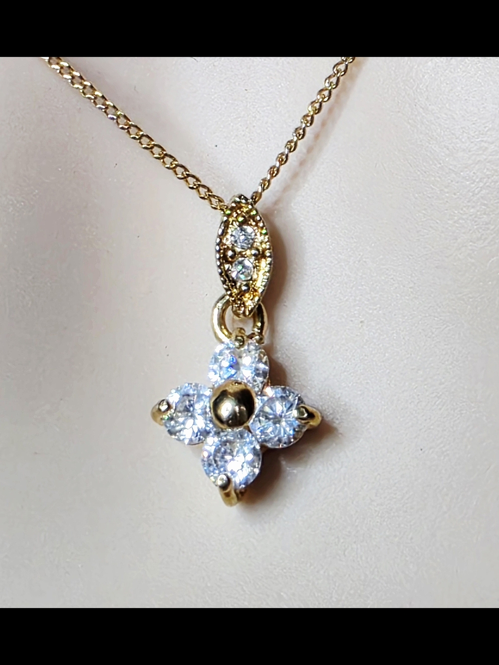 Avon Vintage Gold Floral CZ Pendant Necklace